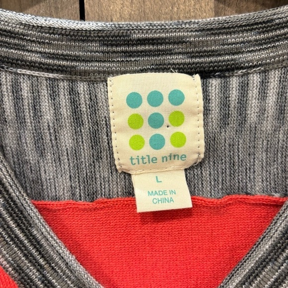 Title Nine Large Sweater V-neck Pullover - Picture 4 of 11